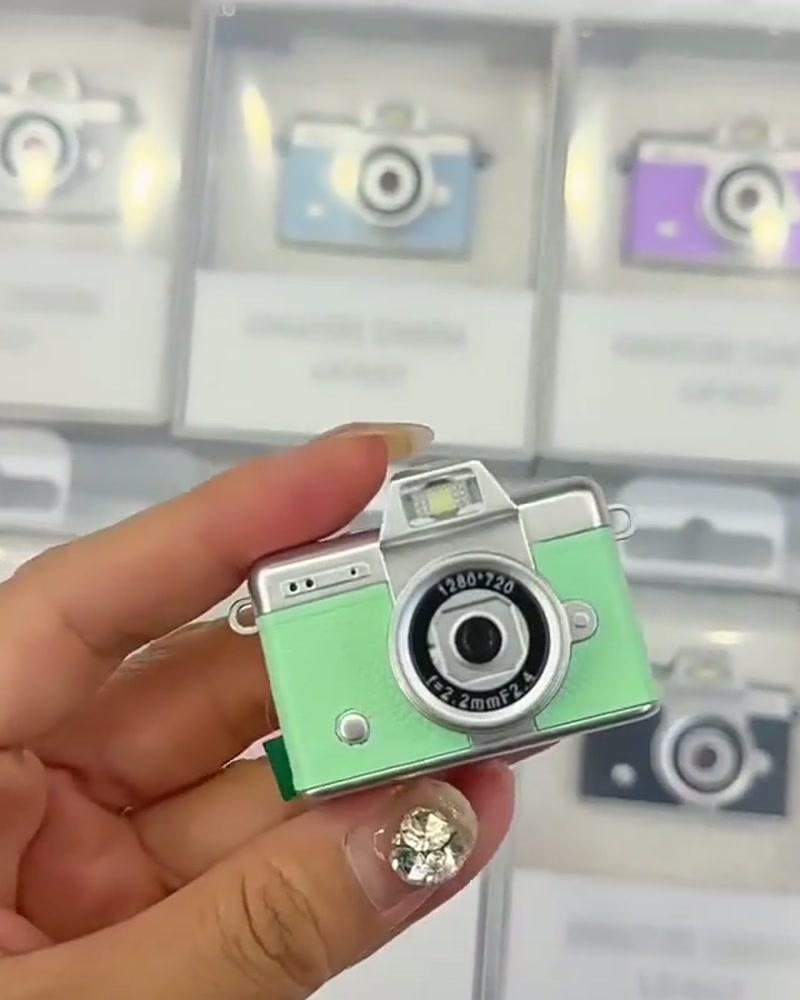Flip Camera — Mini Selfie Keychain Camera